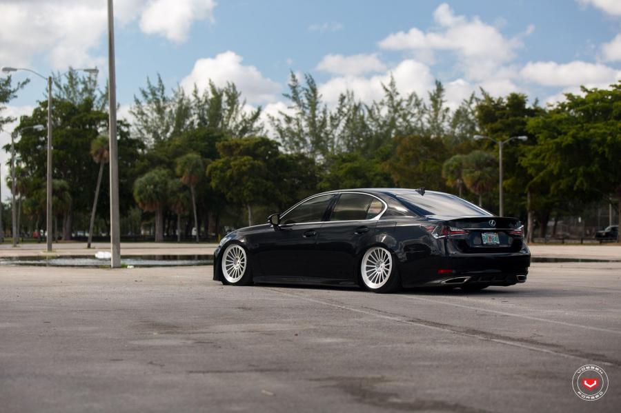  Lexus GS on Vossen Wheels (LC-106) 2016 года  (фото 23 из 61)